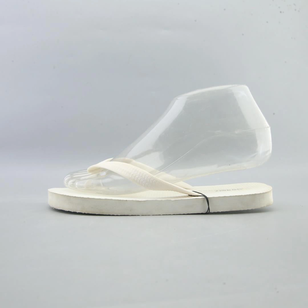 OLD NAVY . affordable Old Navy shoe visuals