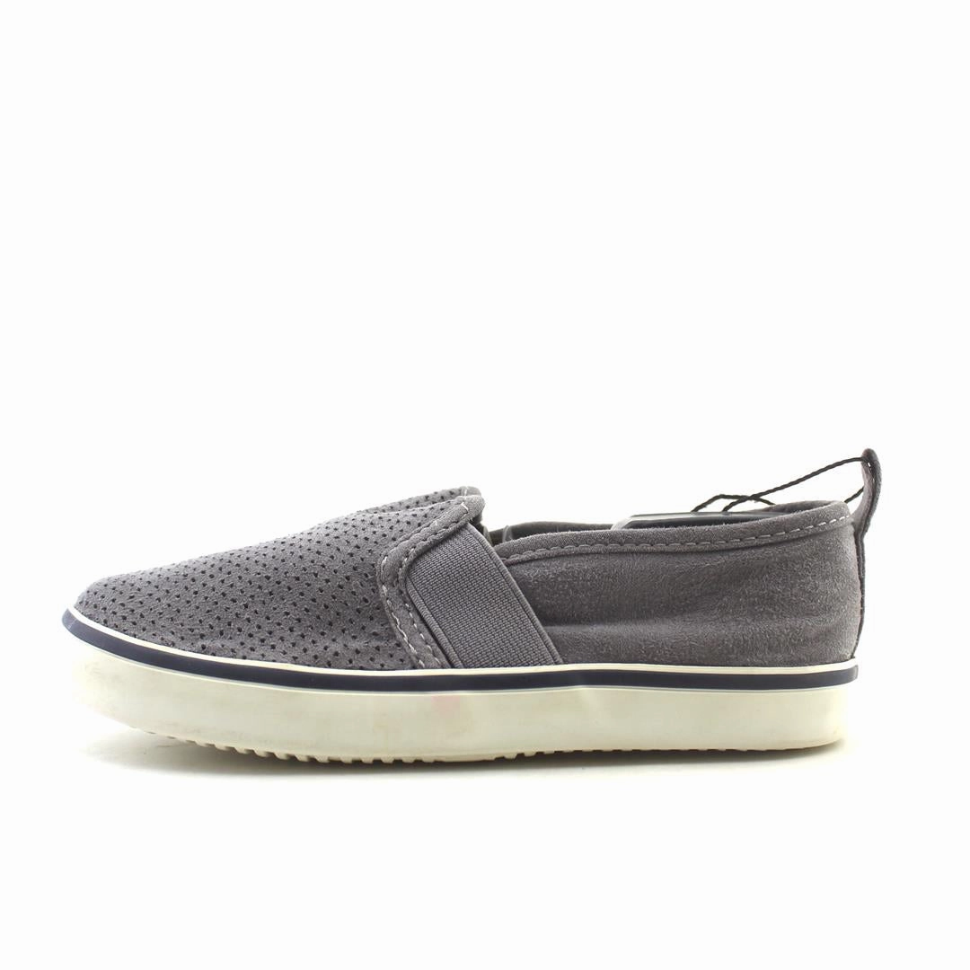 OLD NAVY . Old Navy versatile casual footwear