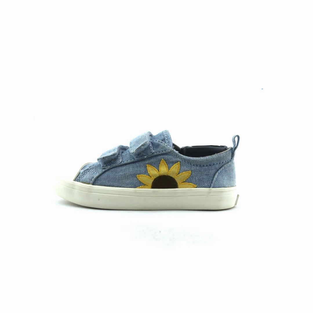 OLD NAVY . Old Navy affordable casual shoes