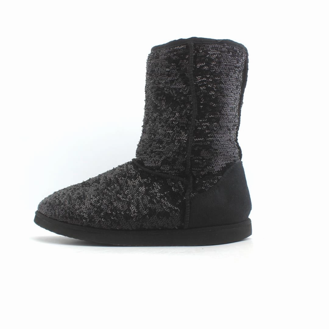 OLD NAVY . Old Navy trendy shoe designs