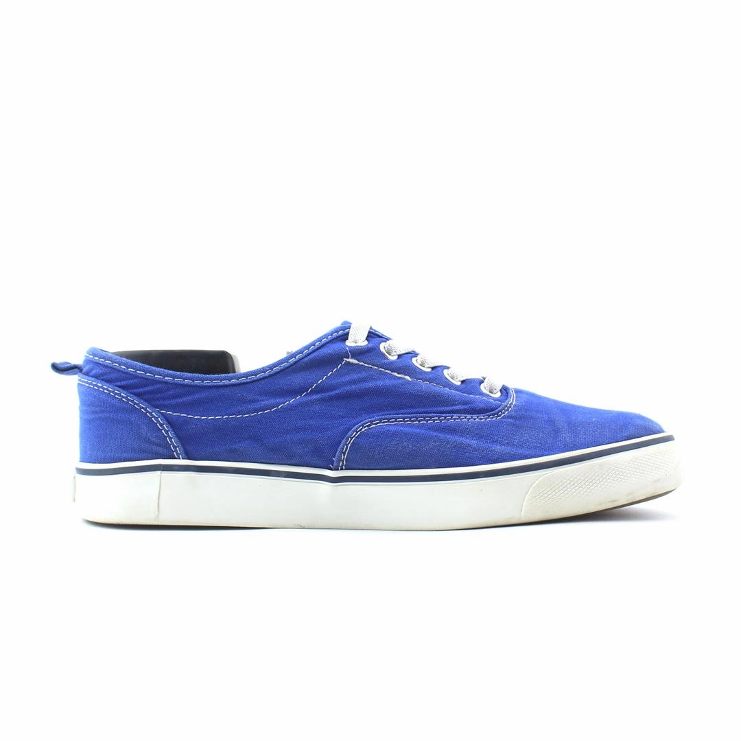 OLD NAVY ELASTIC CANVAS everyday Old Navy footwear looks
