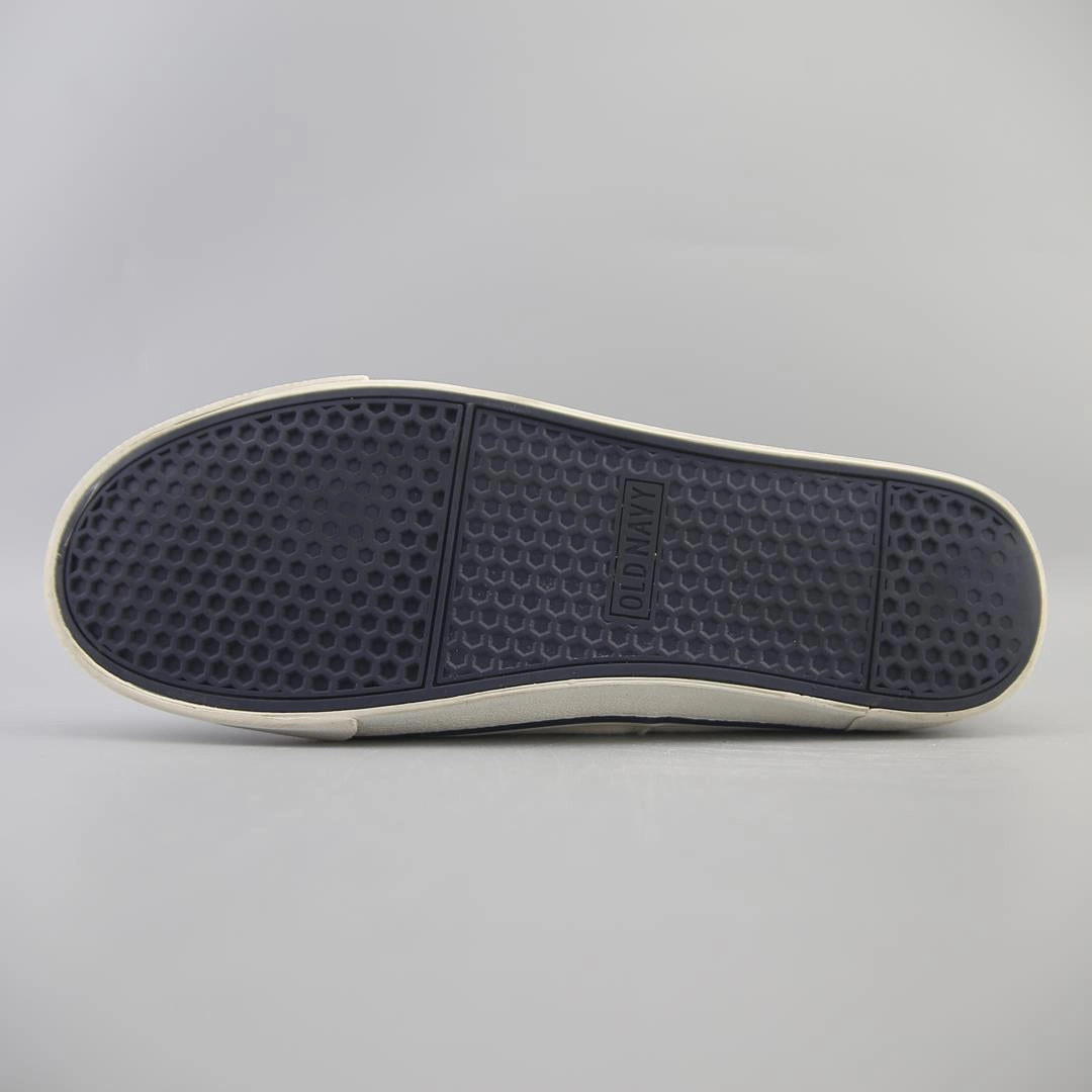 OLD NAVY LACE-UP affordable Old Navy shoe visuals