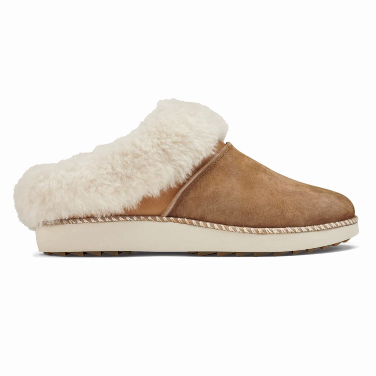 OLUKAI KU'I Olukai leather slip-ons with island style
