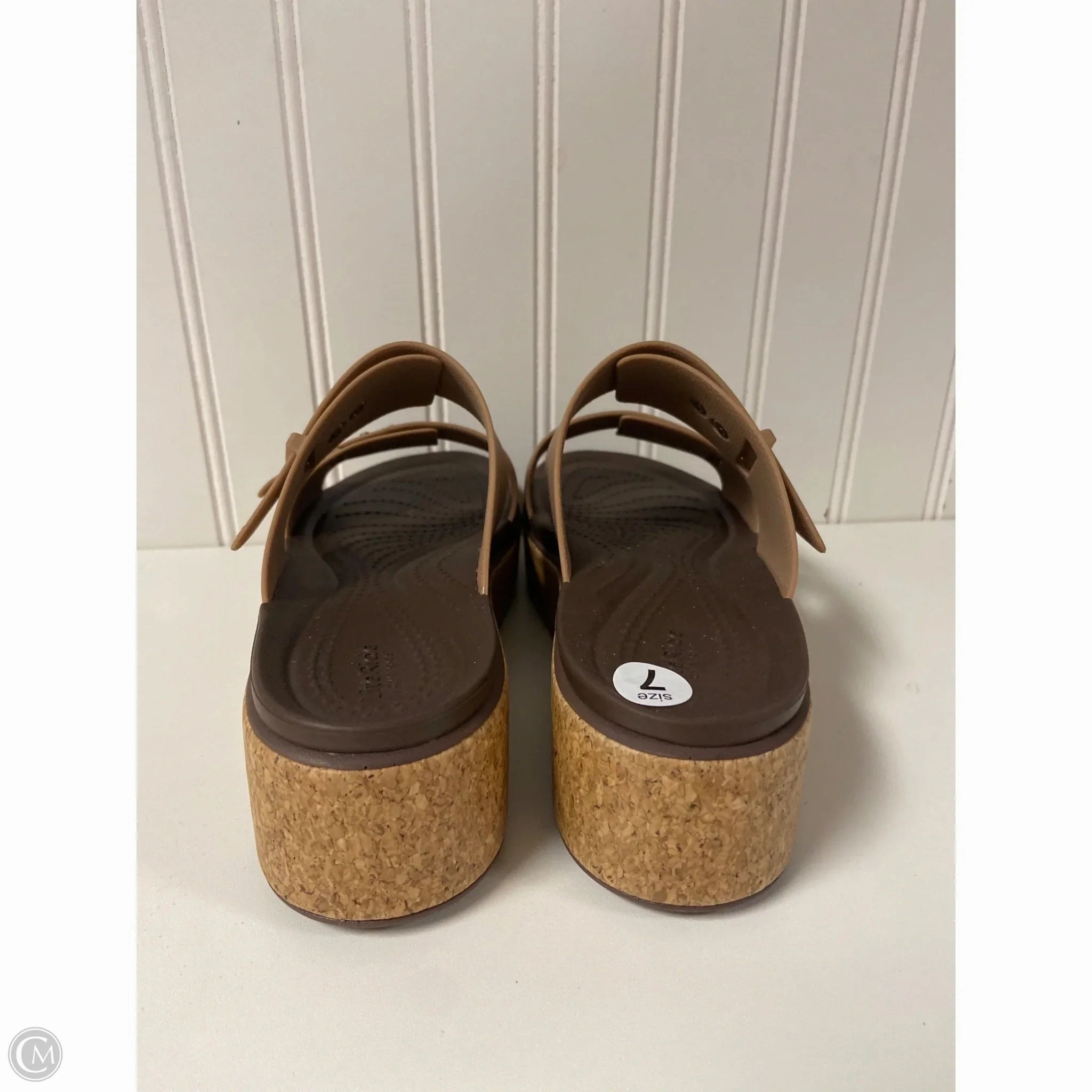 Sandals Flats By Crocs In Brown, Size: 7 Lightweight Clogs