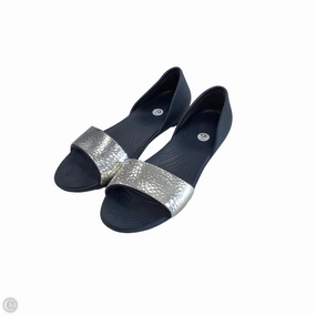 Sandals Flats By Crocs In Navy, Size: 10 Crocs clogs with lightweight comfort