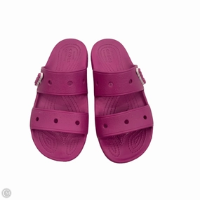 Sandals Flats By Crocs In Pink, Size: 7 Crocs clogs with lightweight comfort