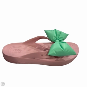 Sandals Flip Flops By Crocs In Pink, Size: 10 Crocs clogs with lightweight comfort