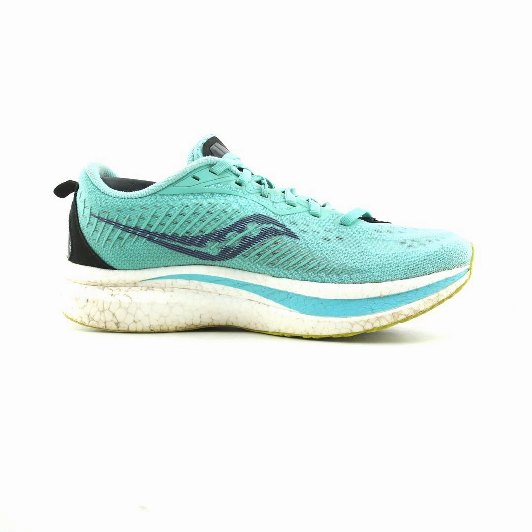 SAUCONY ENDORPHIN SPEED 2 Saucony casual footwear looks