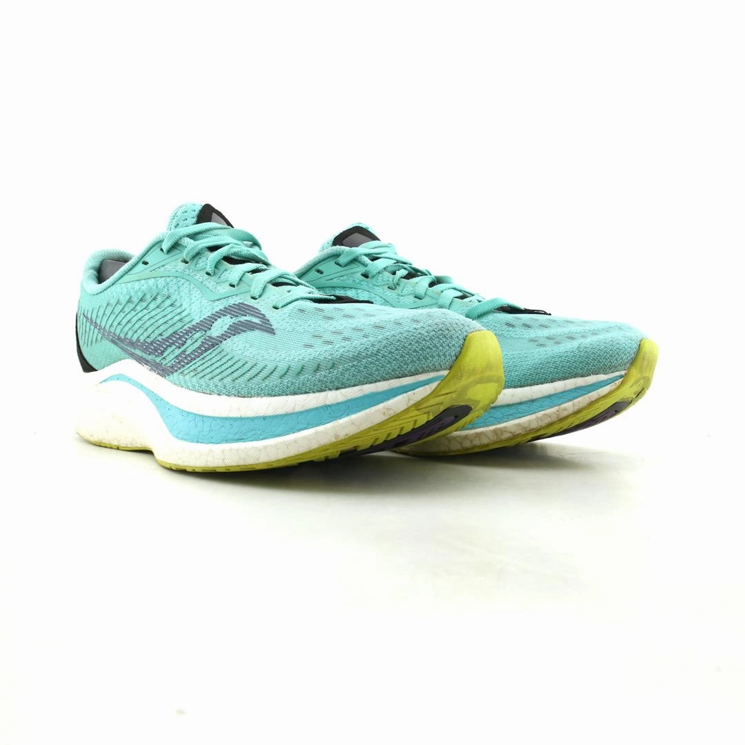 SAUCONY ENDORPHIN SPEED 2 Saucony casual footwear looks