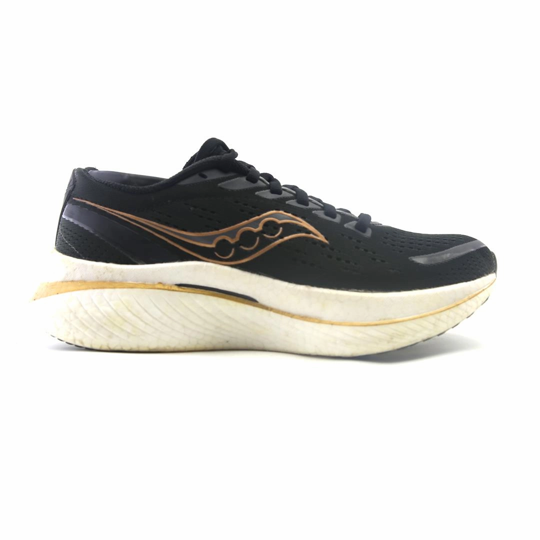 SAUCONY ENDORPHIN SPEED 3 Saucony casual footwear looks