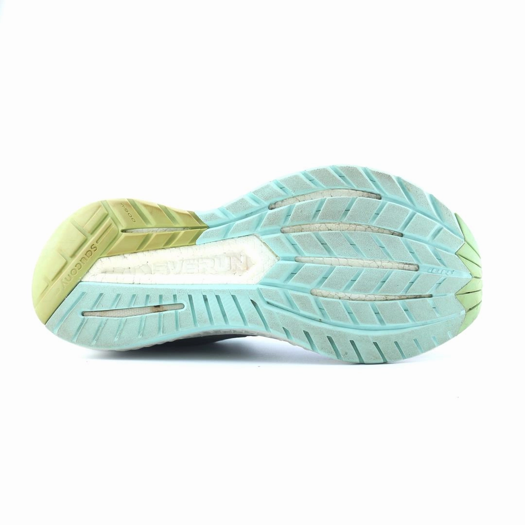 SAUCONY HURRICANE ISO 4 Saucony running shoe close-ups