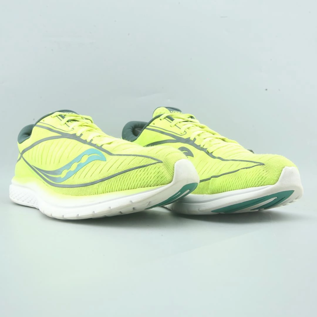 SAUCONY KINVARA 10 Saucony sport shoe imagery
