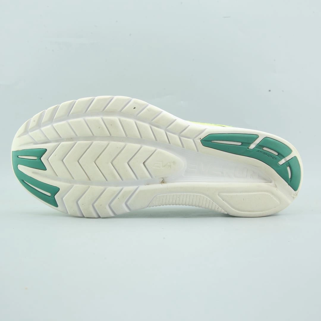 SAUCONY KINVARA 10 Saucony sport shoe imagery