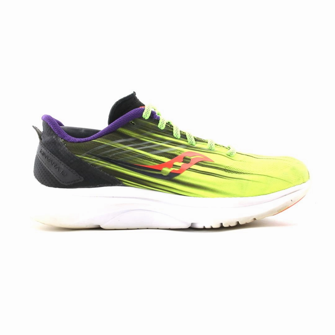 SAUCONY KINVARA 12 Saucony casual footwear looks