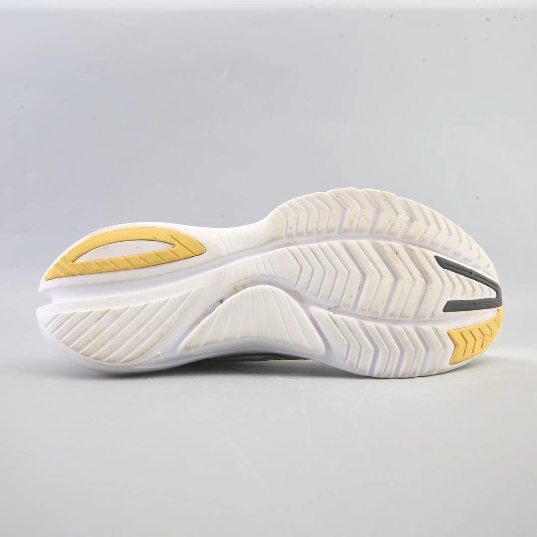 SAUCONY KINVARA 13 Saucony casual footwear looks