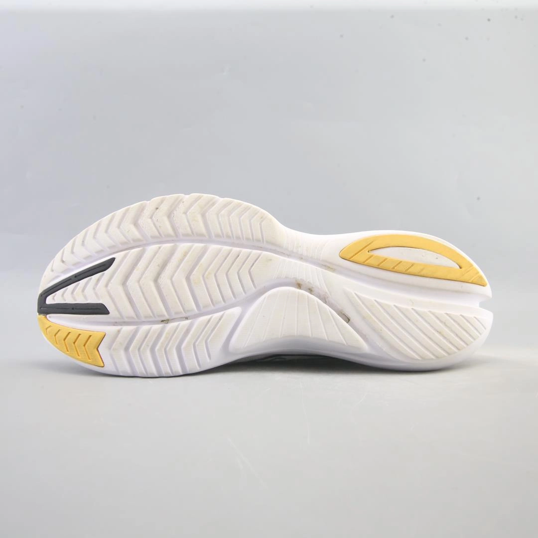 SAUCONY KINVARA 13 Saucony casual footwear looks