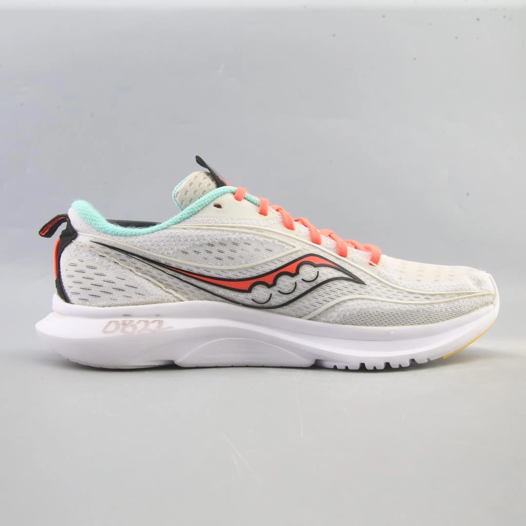 SAUCONY KINVARA 13 Saucony casual footwear looks