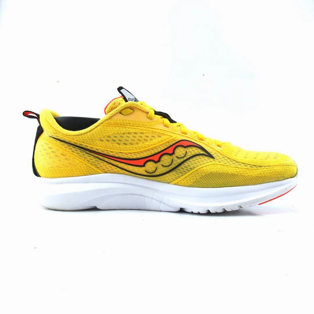 SAUCONY KINVARA 13 Saucony running shoe close-ups