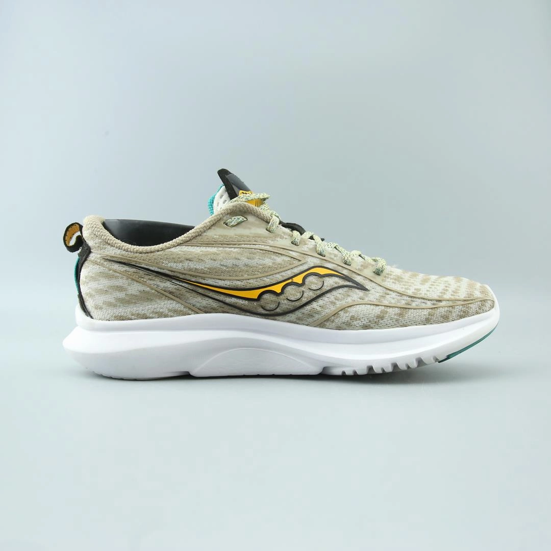 SAUCONY KINVARA 13 Saucony running shoe close-ups