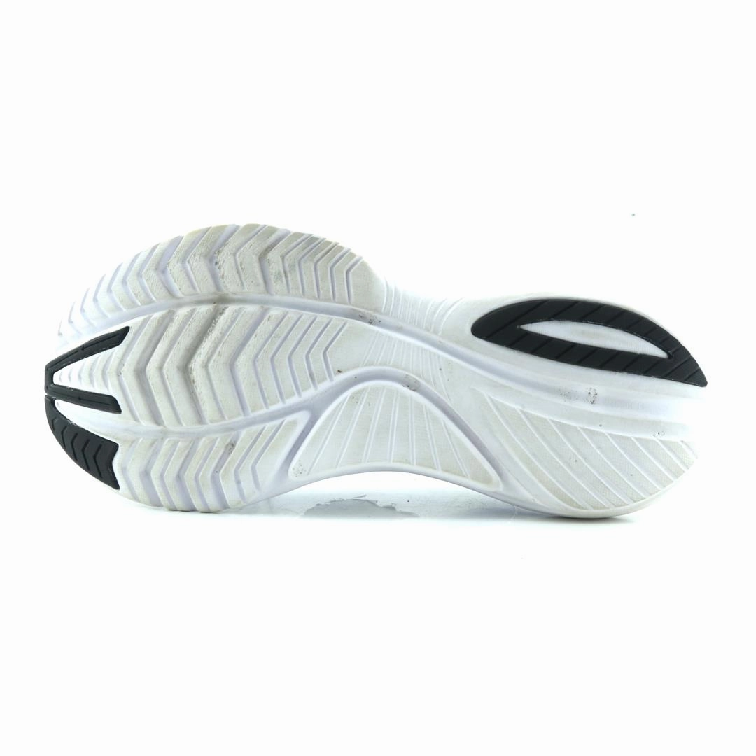 SAUCONY KINVARA 13 Saucony running shoe close-ups