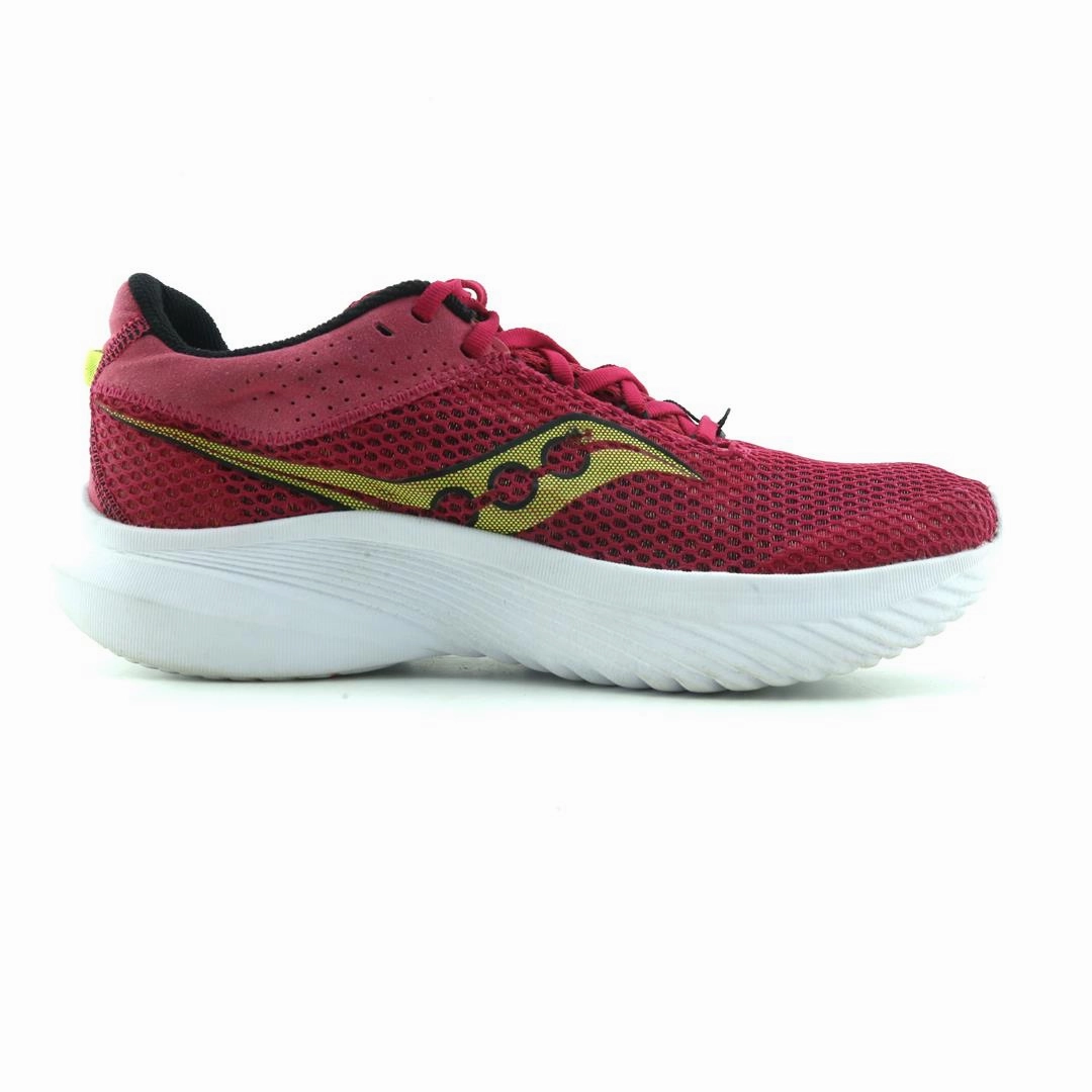 SAUCONY KINVARA 14 Saucony running shoe close-ups