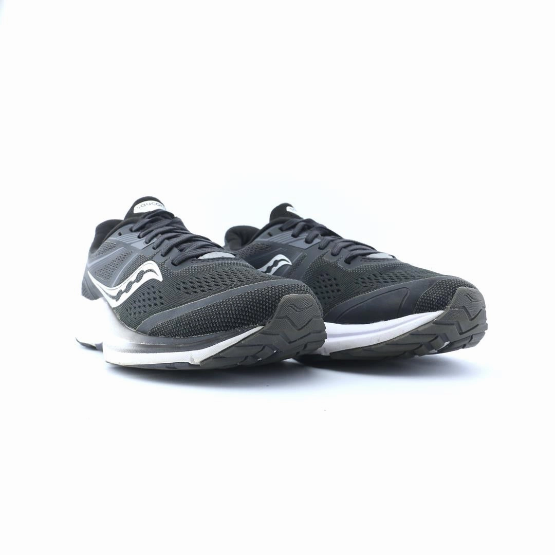 SAUCONY OMNI 19 Saucony running shoe close-ups