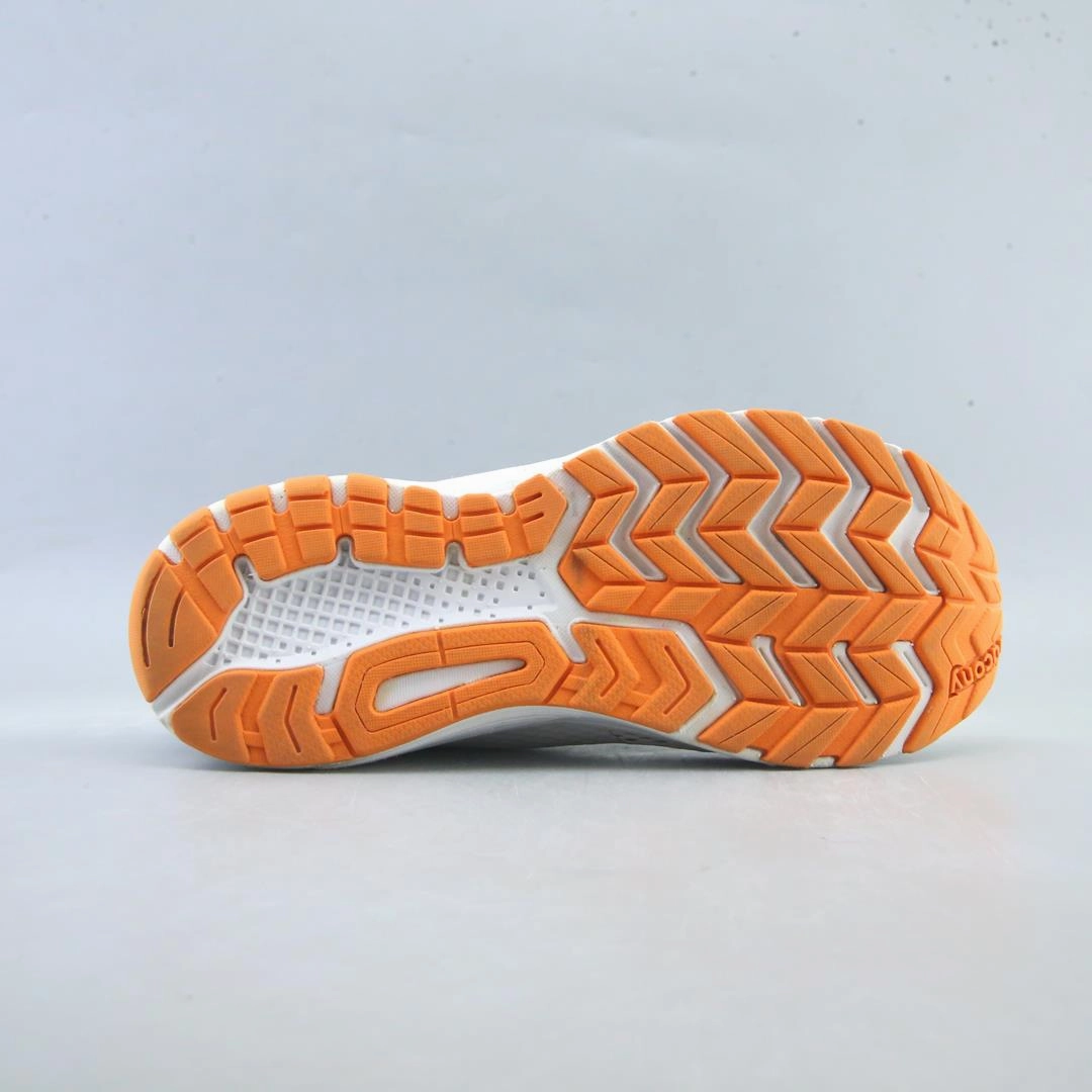 SAUCONY RIDE 10 Saucony running shoe close-ups