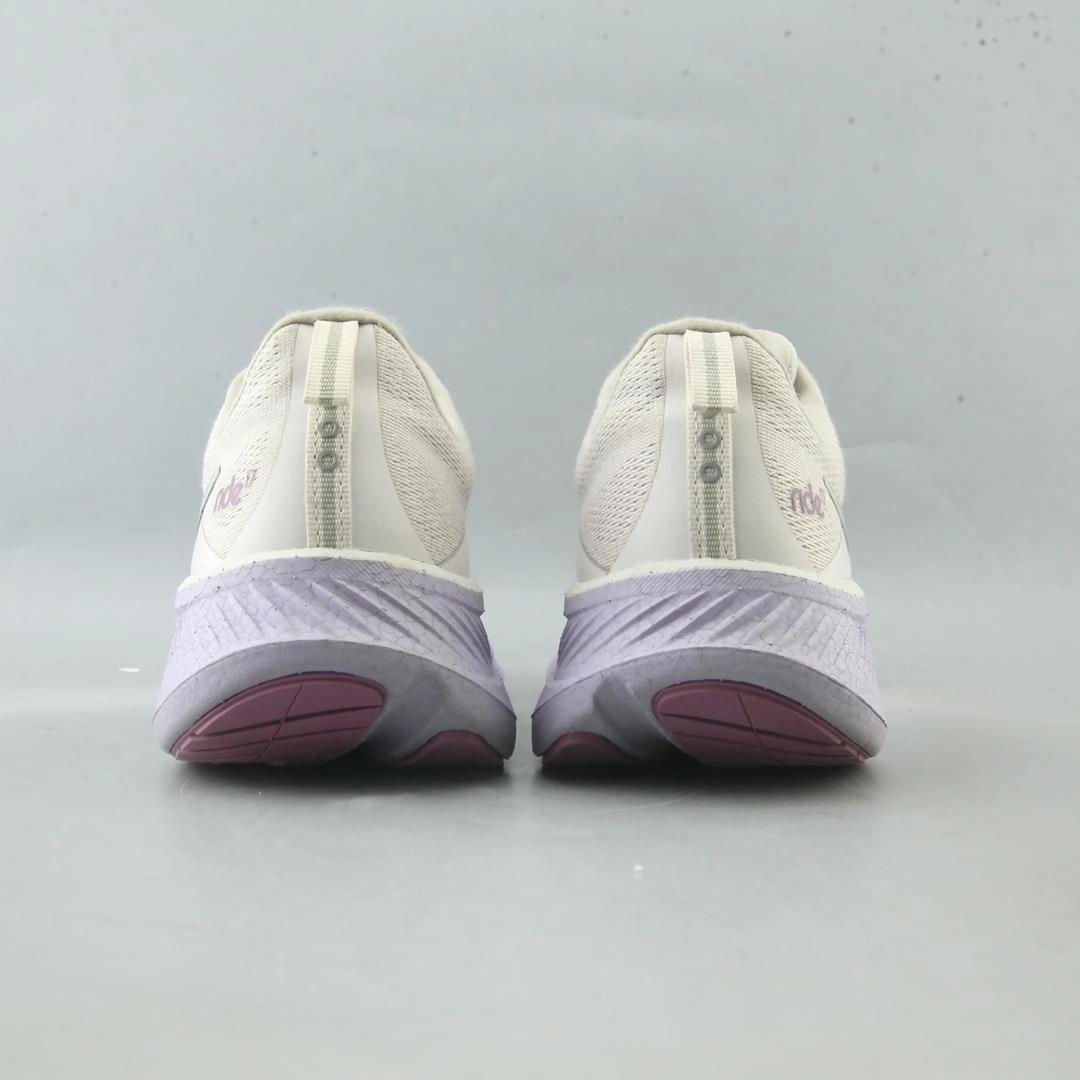 SAUCONY RIDE 17 Saucony running shoe close-ups