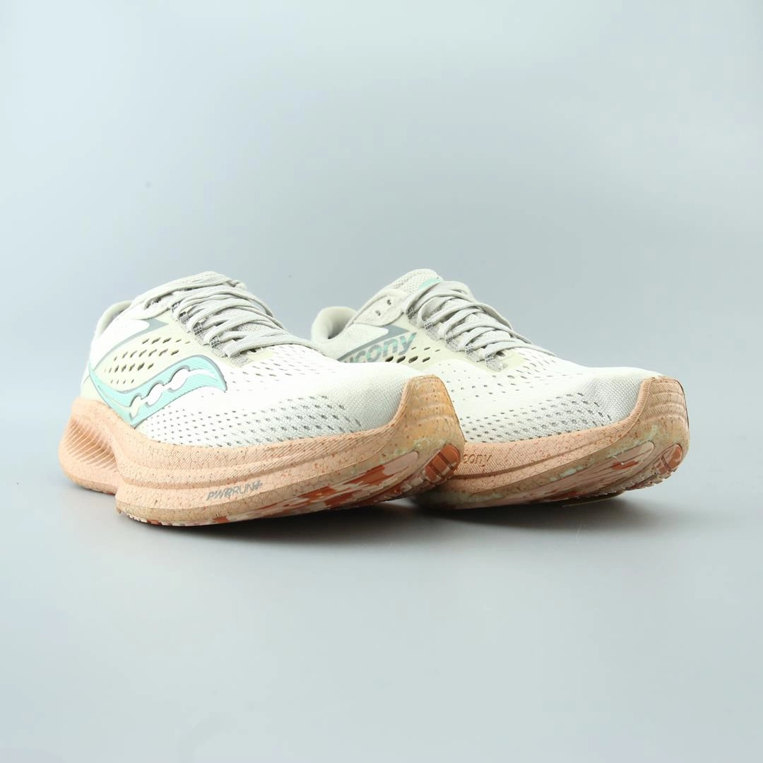 SAUCONY RIDE 17 Saucony running shoe close-ups