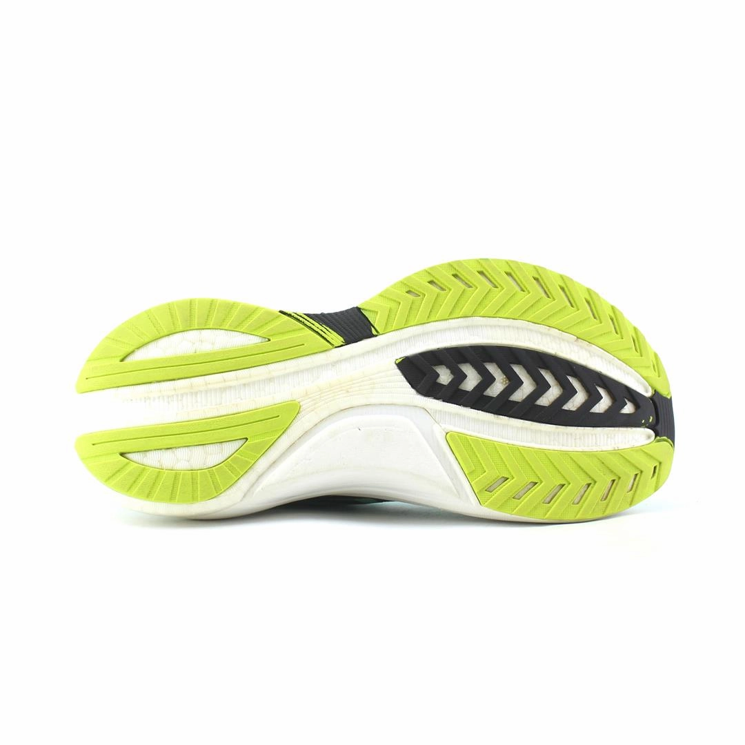 SAUCONY TEMPUS Saucony casual footwear looks