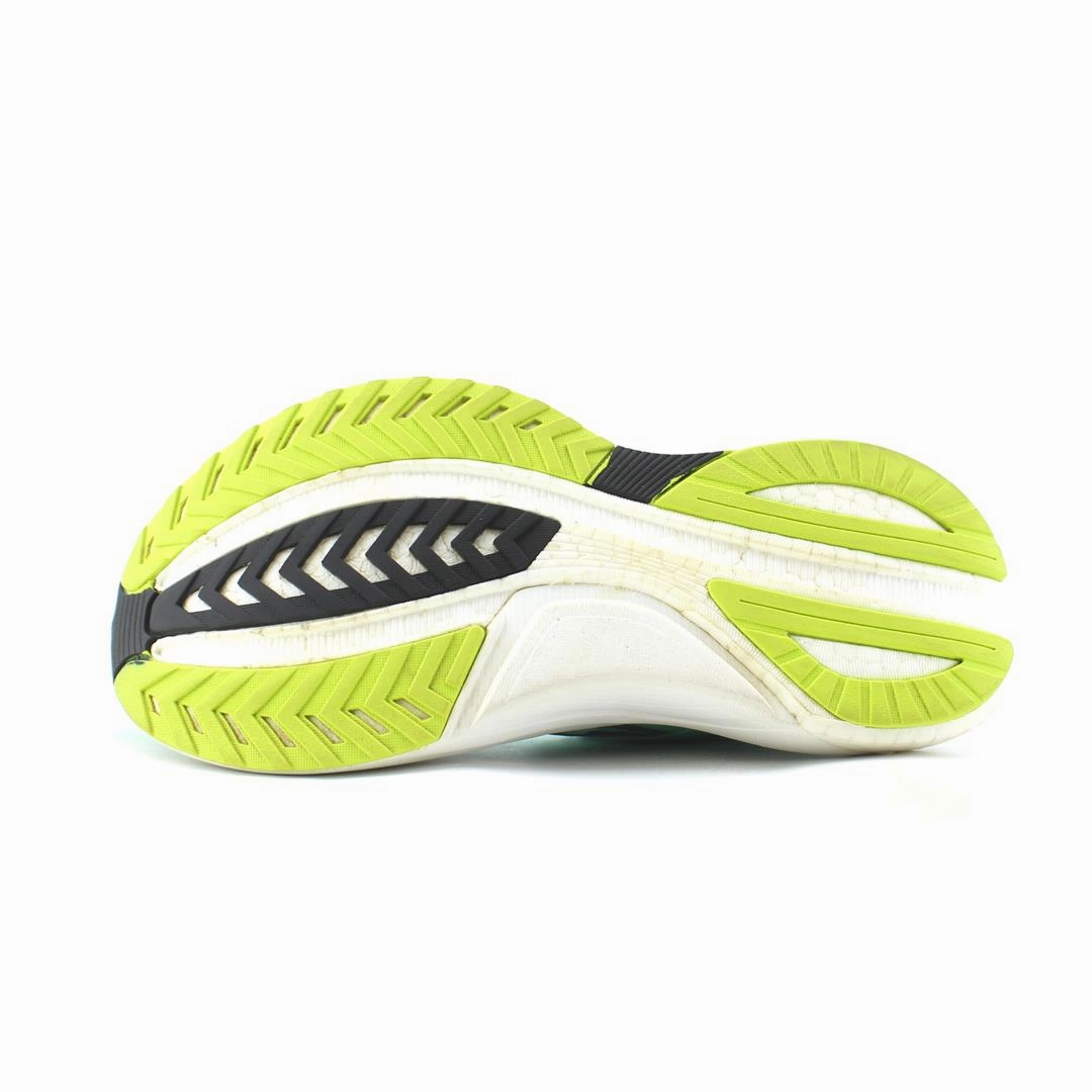 SAUCONY TEMPUS Saucony casual footwear looks