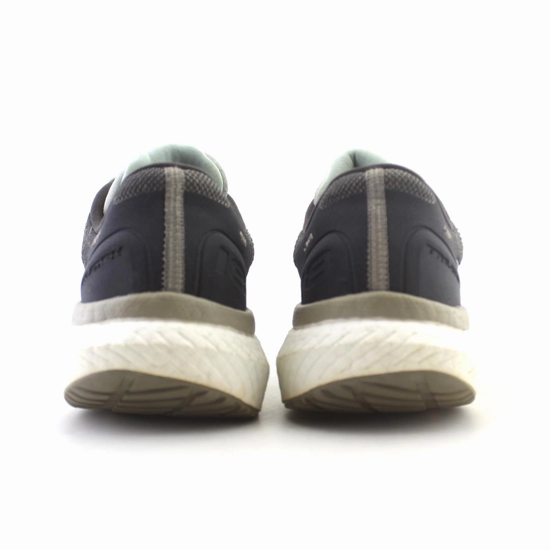 SAUCONY TRIUMPH 18 Saucony sport shoe imagery