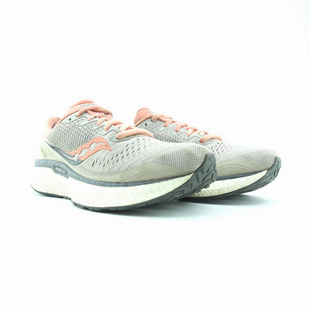SAUCONY TRIUMPH 18 Saucony sport shoe imagery