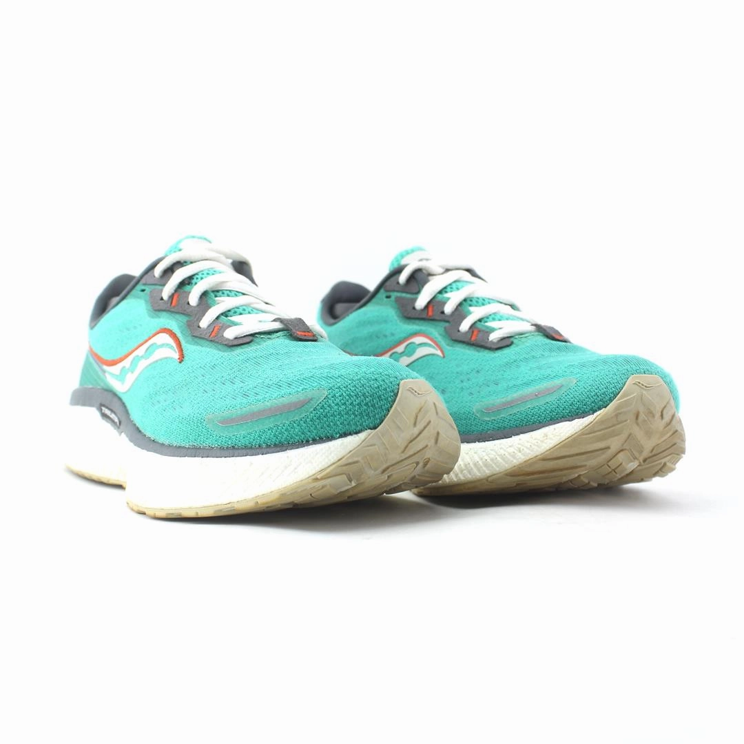 SAUCONY TRIUMPH 19 Saucony casual footwear looks