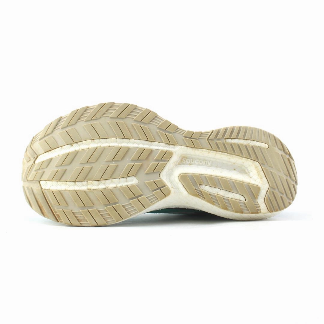 SAUCONY TRIUMPH 19 Saucony casual footwear looks