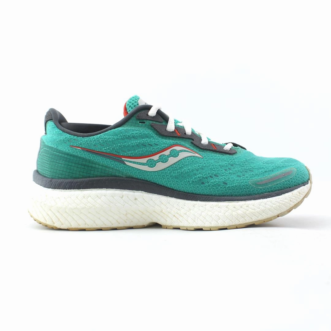 SAUCONY TRIUMPH 19 Saucony casual footwear looks