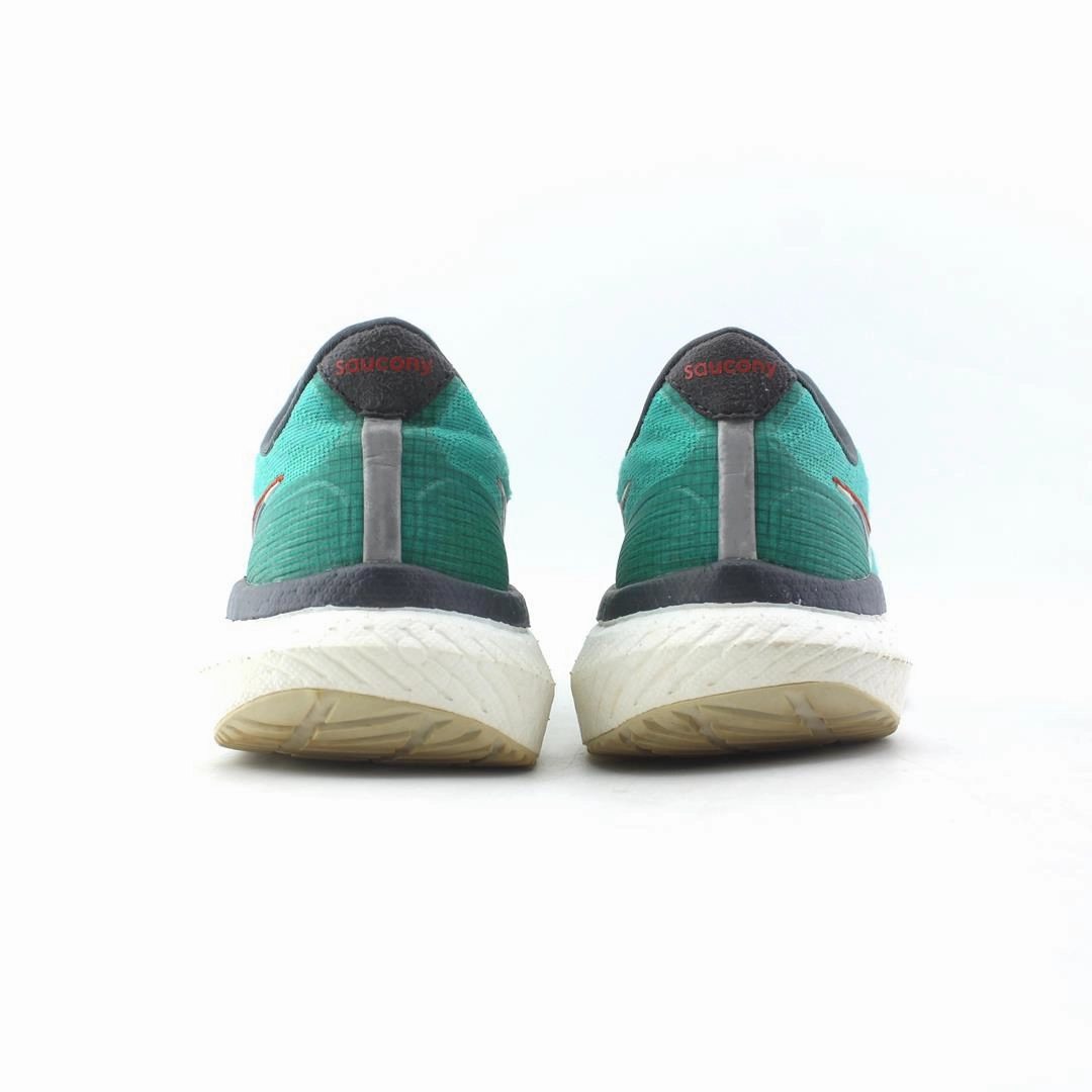 SAUCONY TRIUMPH 19 Saucony casual footwear looks