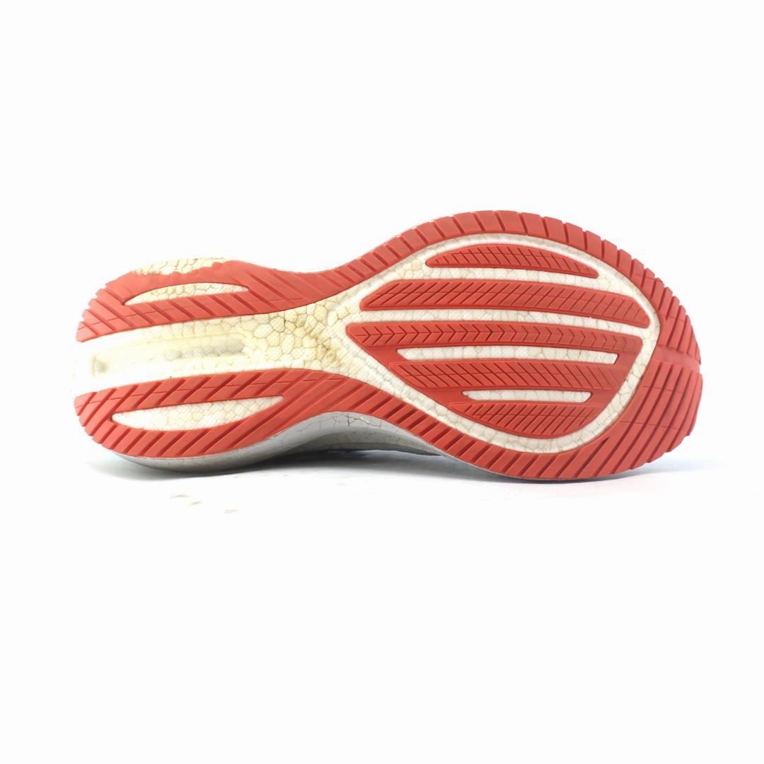 SAUCONY TRIUMPH 20 Saucony casual footwear looks