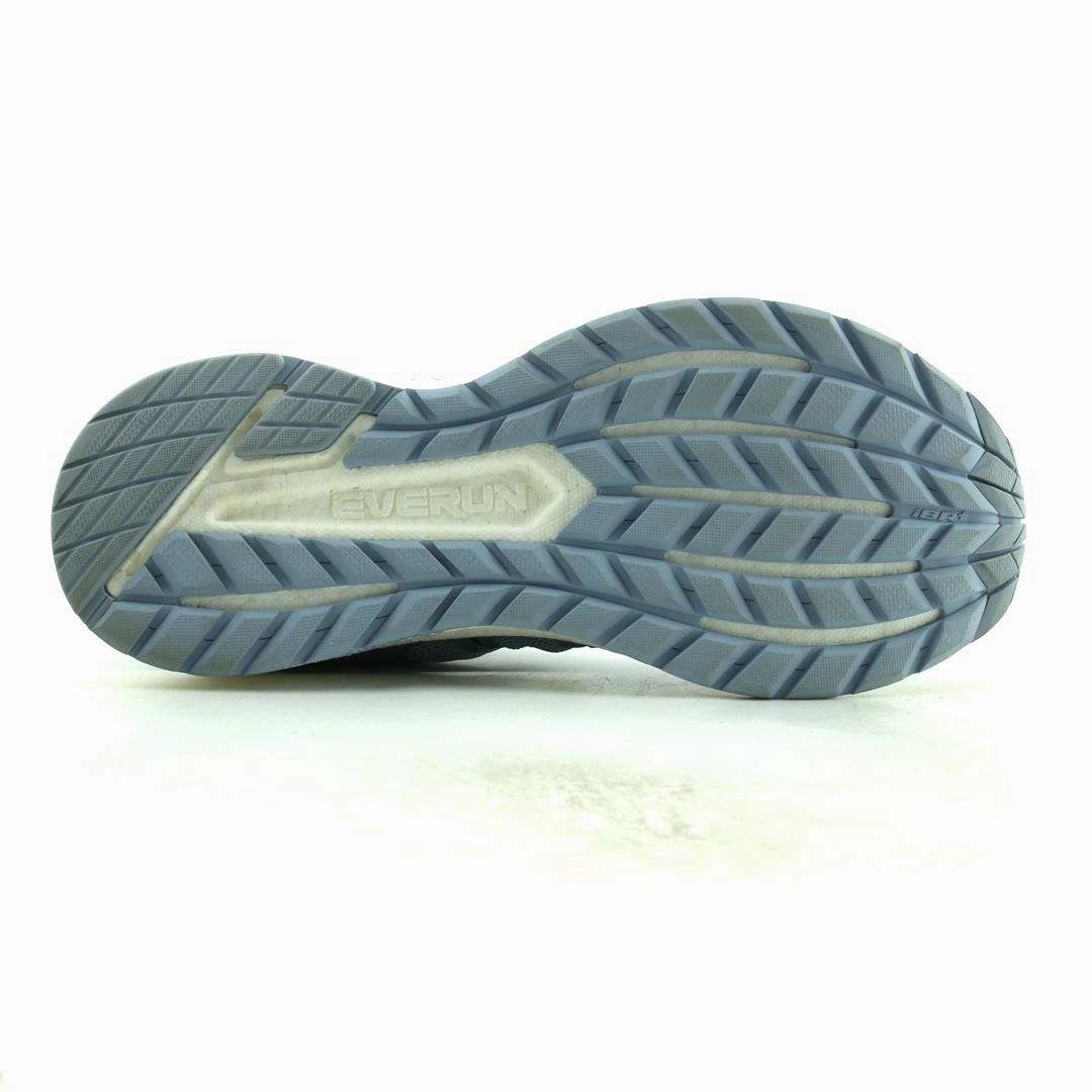 SAUCONY TRIUMPH ISO 4 Saucony casual footwear looks