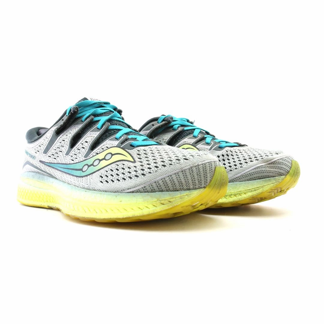 SAUCONY TRIUMPH ISO Saucony casual footwear looks