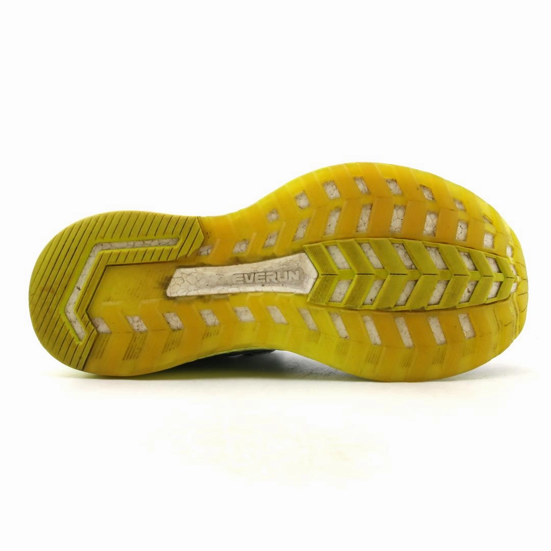 SAUCONY TRIUMPH ISO Saucony casual footwear looks