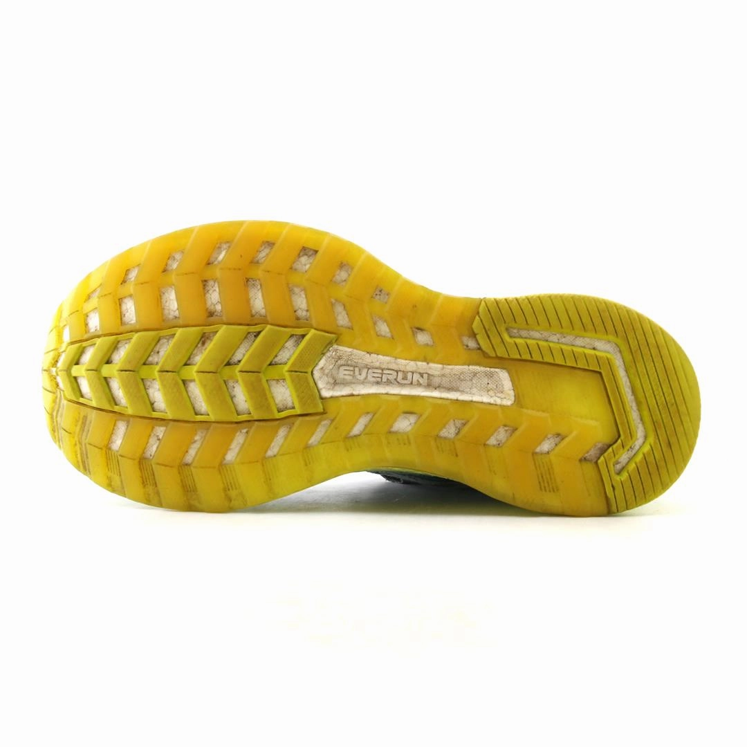 SAUCONY TRIUMPH ISO Saucony casual footwear looks