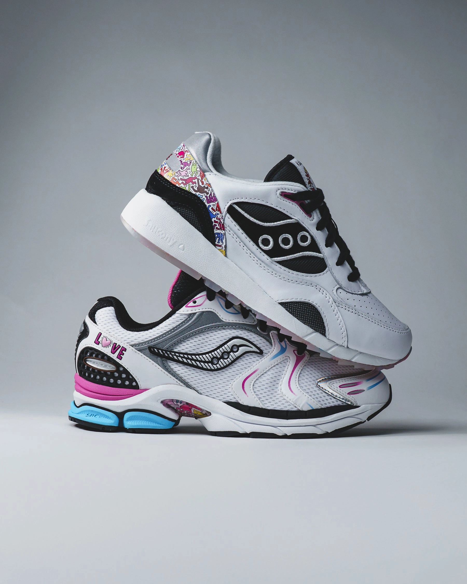 Saucony x Keith Haring Men ProGrid Triumph 4 White Multi S70974-1 Saucony high-speed running shoes