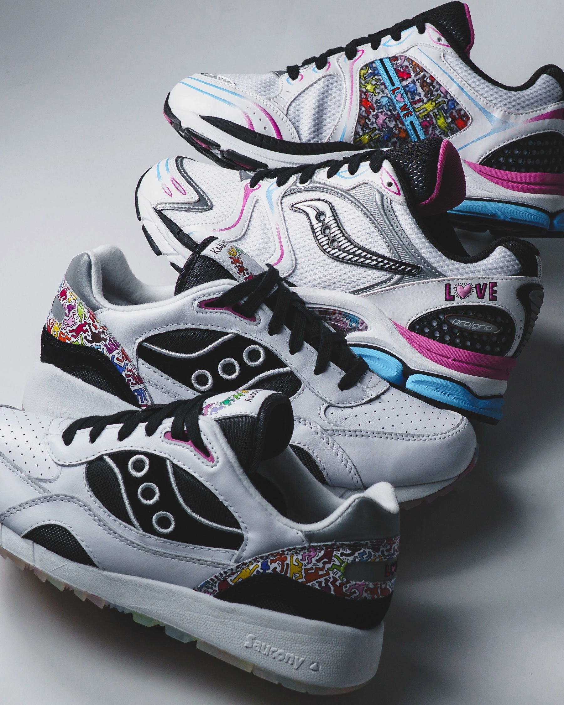 Saucony x Keith Haring Men ProGrid Triumph 4 White Multi S70974-1 Saucony high-speed running shoes