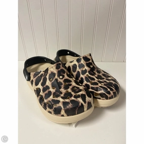 Shoes Flats By Crocs In Animal Print, Size: 8 Crocs clogs with lightweight comfort