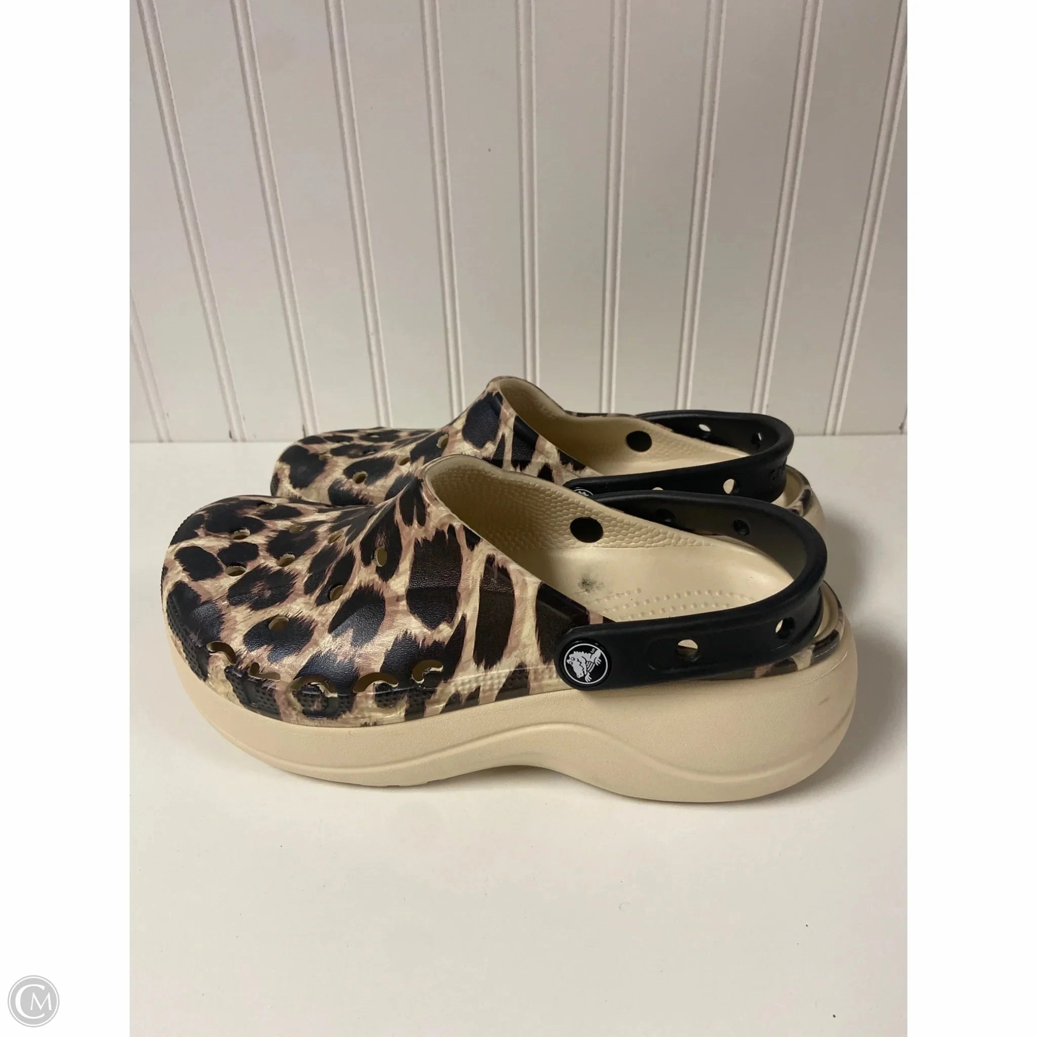 Shoes Flats By Crocs In Animal Print, Size: 8 Lightweight Clogs