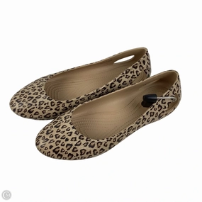 Shoes Flats By Crocs In Animal Print, Size: 9 Crocs clogs with lightweight comfort