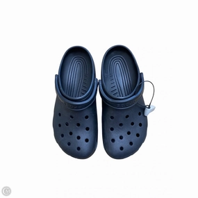 Shoes Flats By Crocs In Black, Size: 10 Crocs clogs with lightweight comfort
