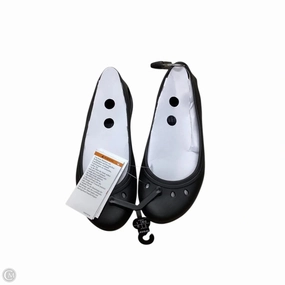 Shoes Flats By Crocs In Black, Size: 7 Crocs clogs with lightweight comfort