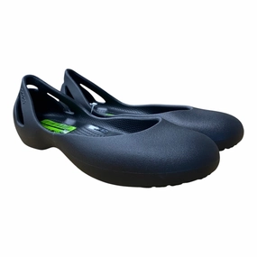 Shoes Flats By Crocs In Black, Size:7 Crocs clogs with lightweight comfort